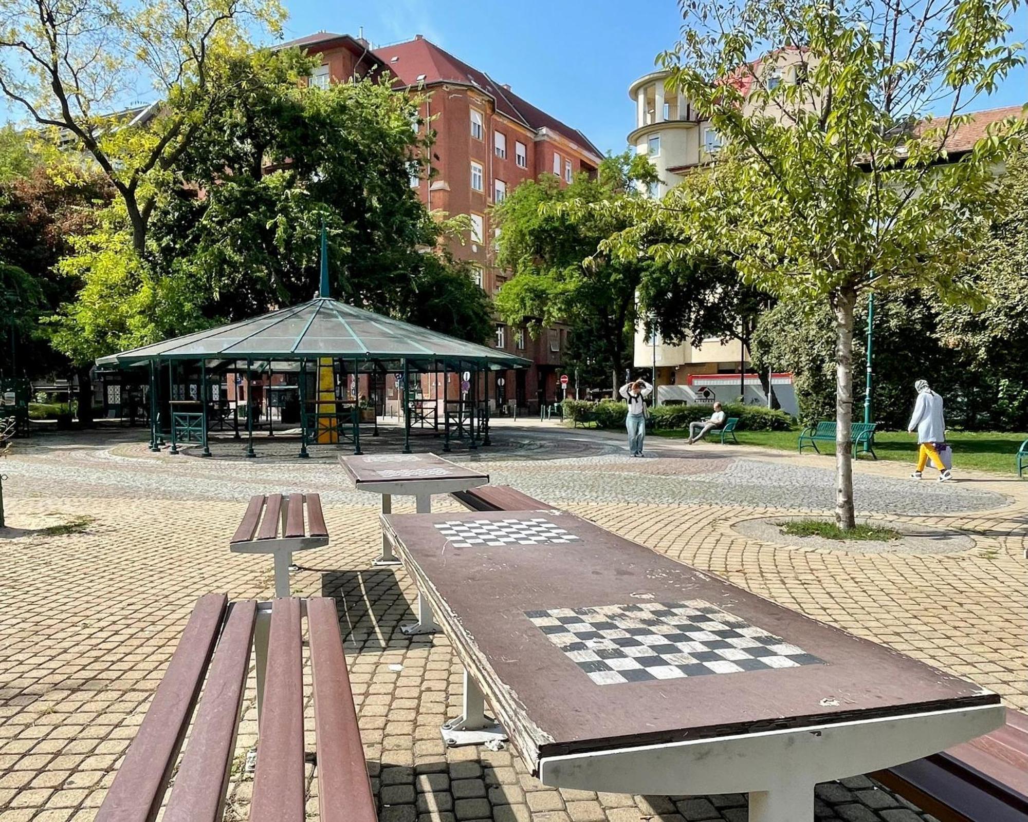 Green City Apartment Budapest - Free Garage, Ac, Balcony, Wi-Fi, Budapest